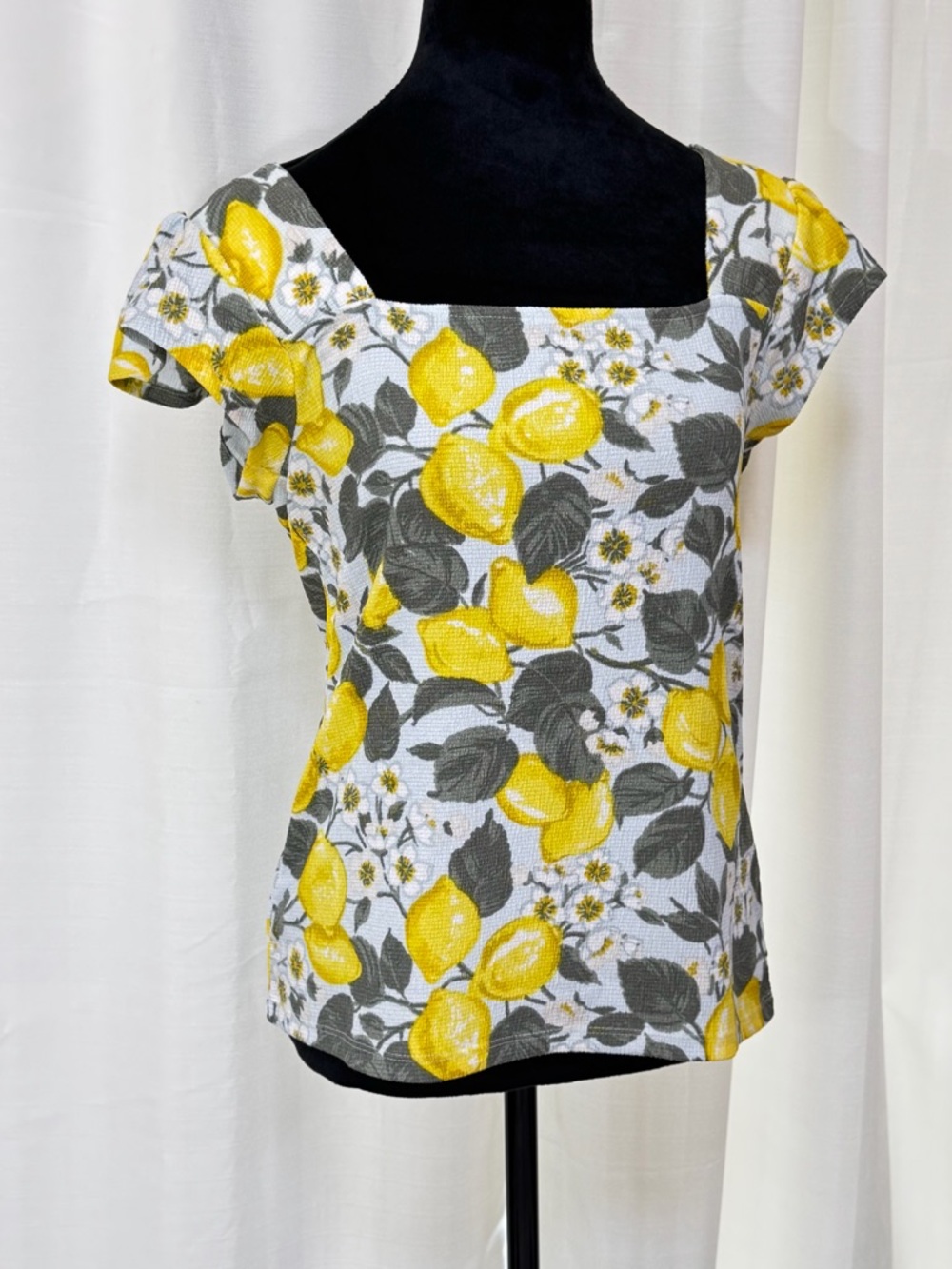 ANN TAYLOR, LEMONE’ Square-Neck Knit Top, WM’s SZ- Small *Excellent Condition!